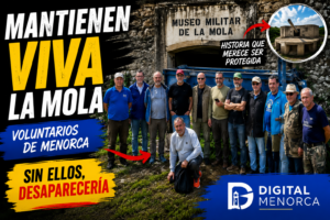 Voluntarios de Menorca frente al Museo Militar de La Mola trabajando para preservar el patrimonio histórico