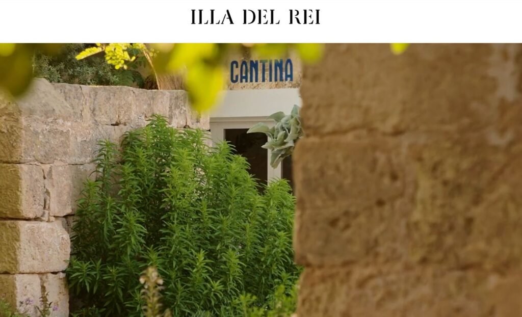 foto del exterior de la cantina de la Isla del Rey en el Puerto de Mahon