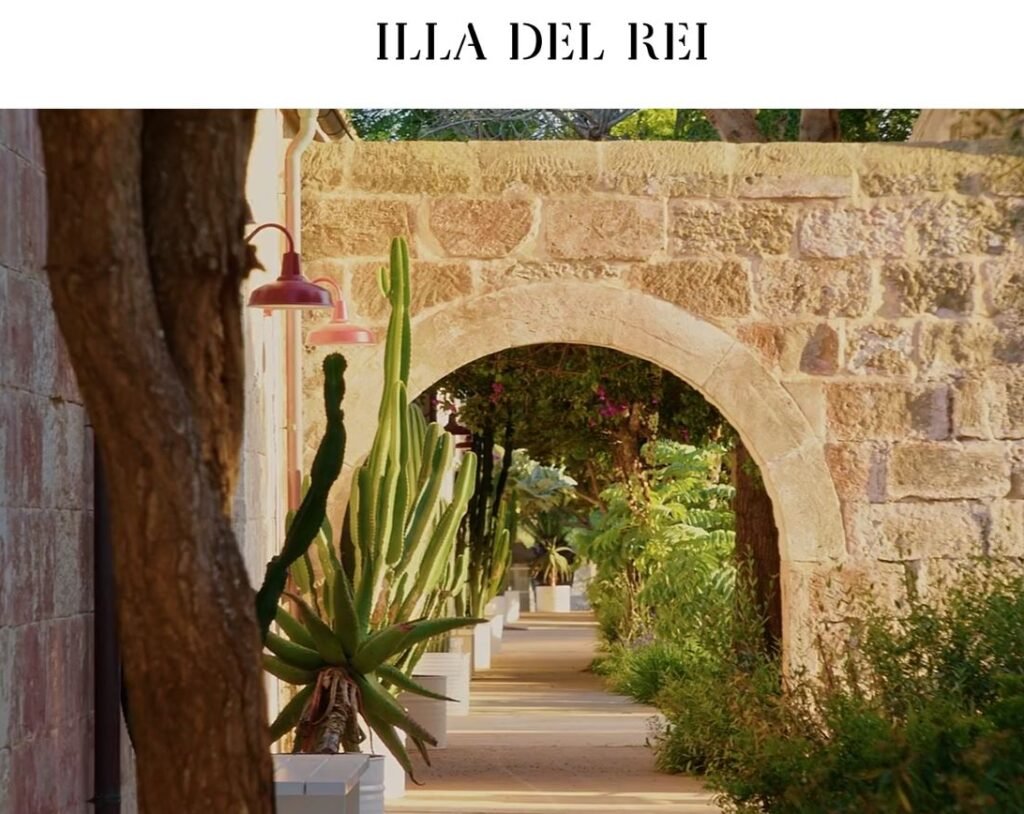 foto del interior de la Isla del Rey en el Puerto de Mahón